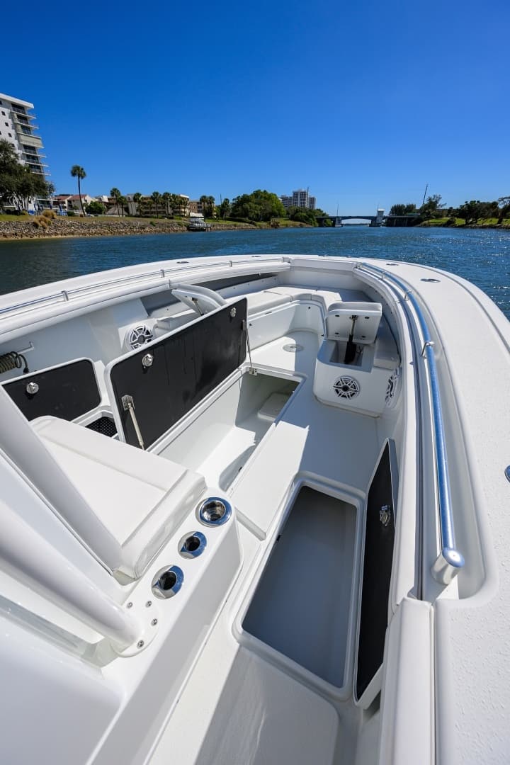 2023 Yellowfin 34 Offshore - Image 11