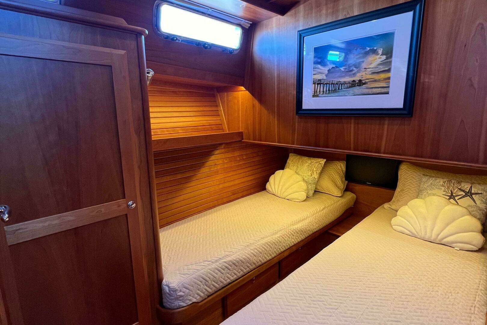 2018 Sabre 45 Salon Express - Image 14