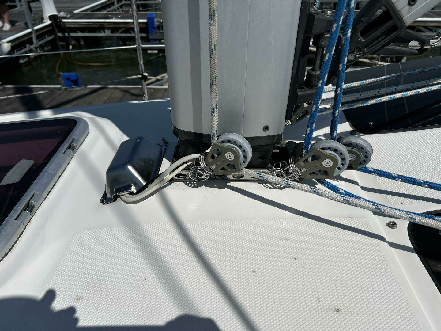 2004 Hunter 33 - Image 14