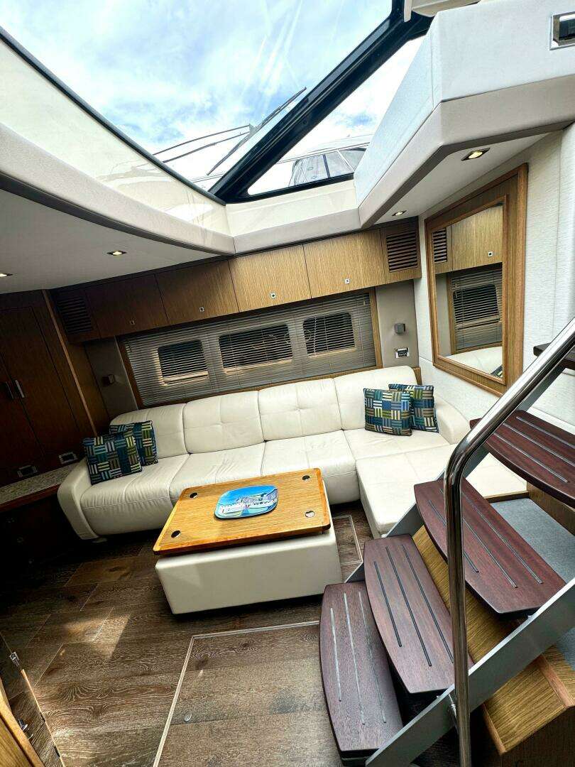 2017 Sea Ray 510 Sundancer - Image 25