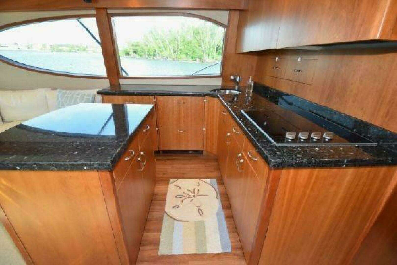 2013 Hatteras GT54 - Image 21