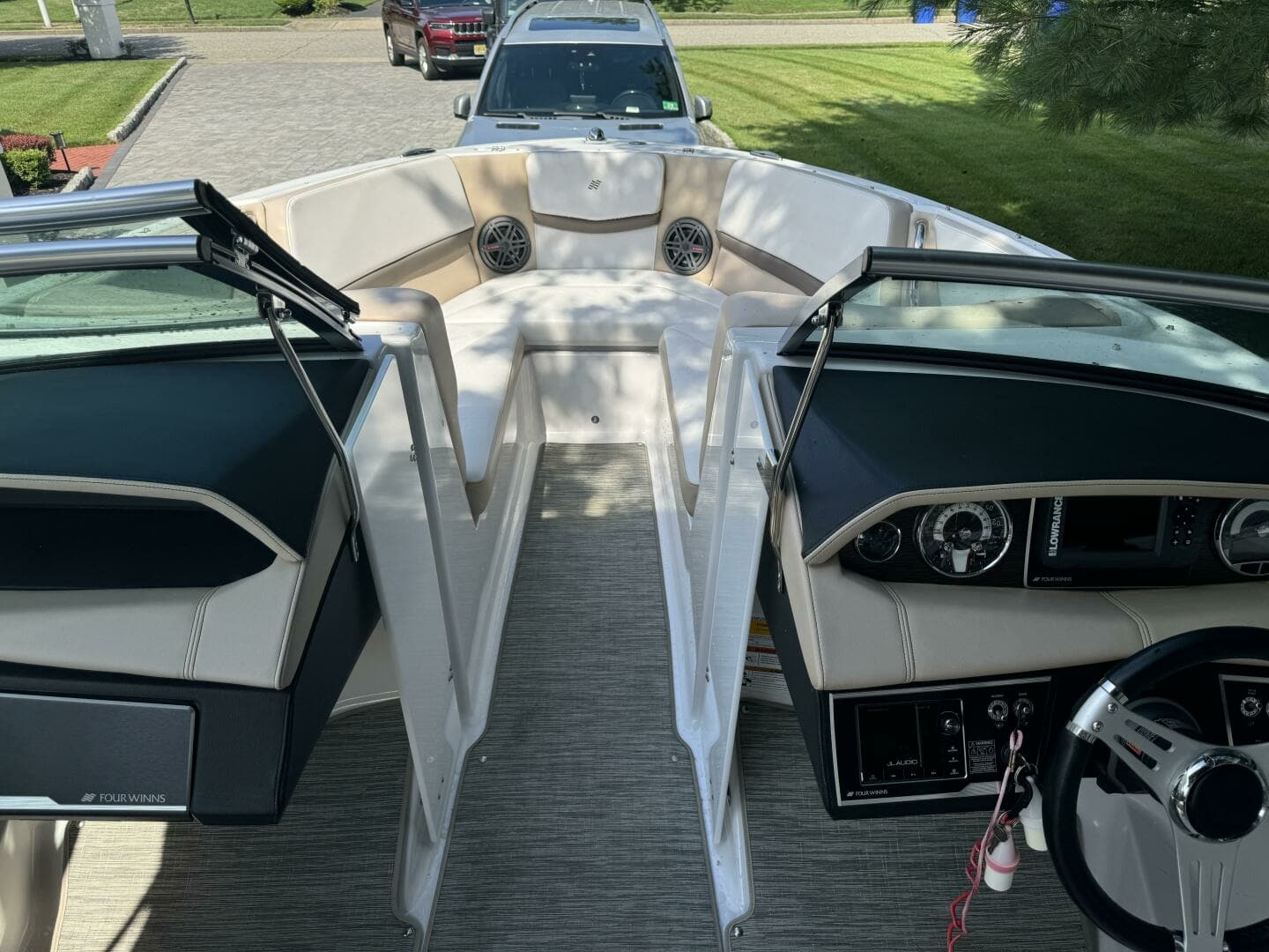 2019 Four Winns H230 - Image 16