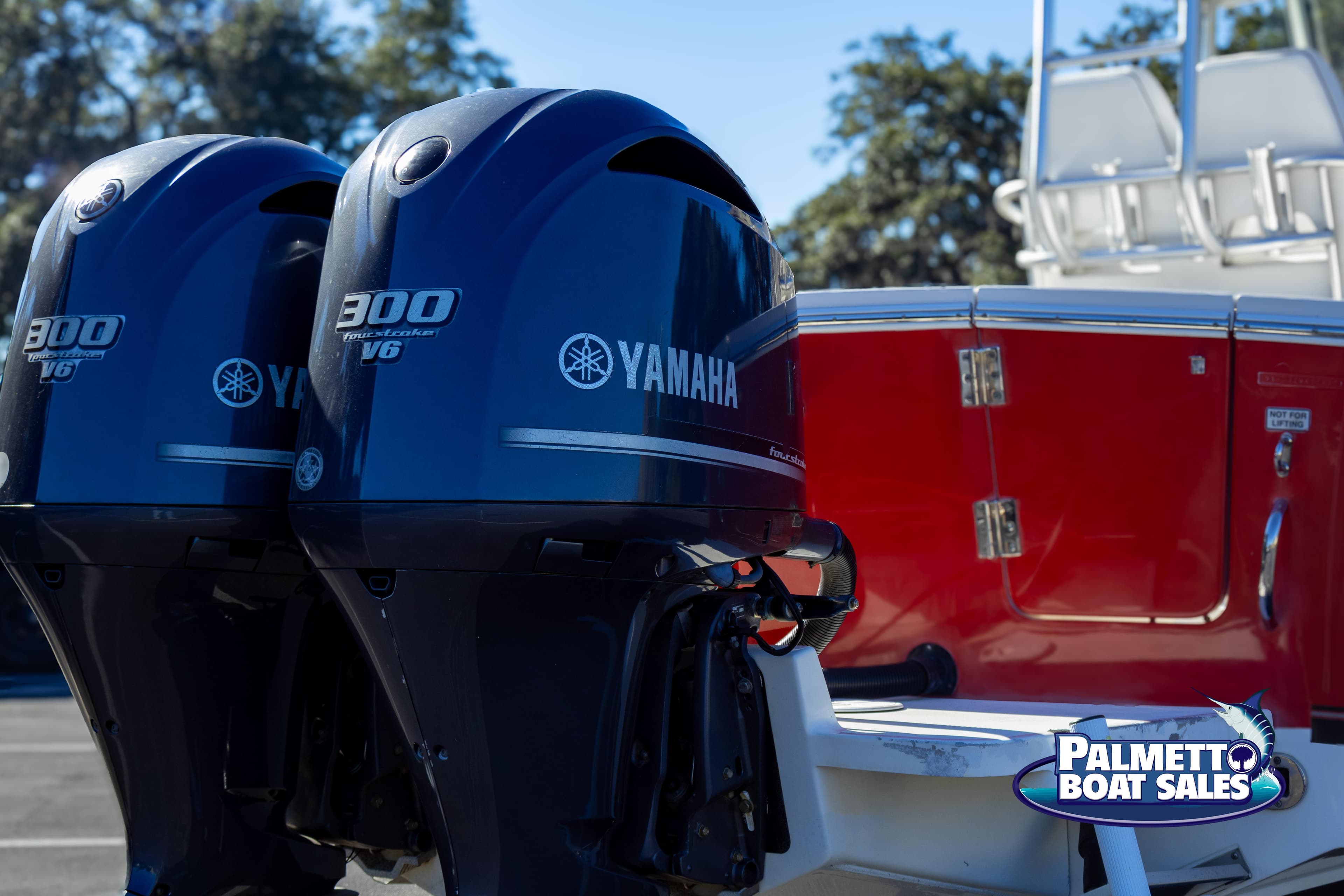 2011 Regulator 28 boat with twin Yamaha 300 V6 engines, Palmetto Boat Sales.