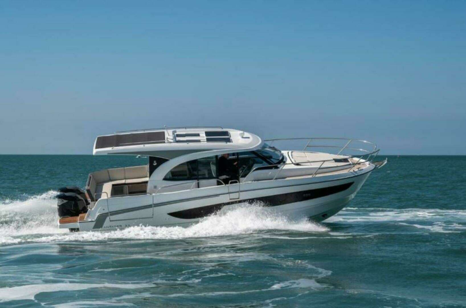 2026 Beneteau Antares 11 - Image 4