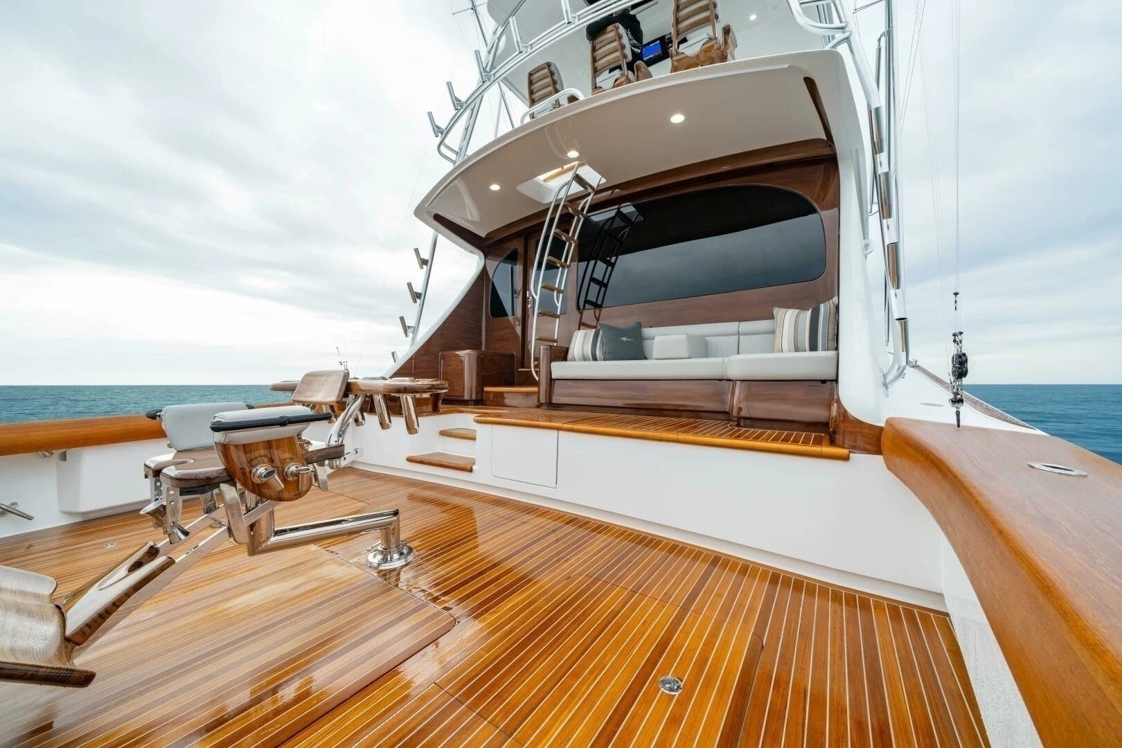 2027 Viking 82 Convertible - Image 31