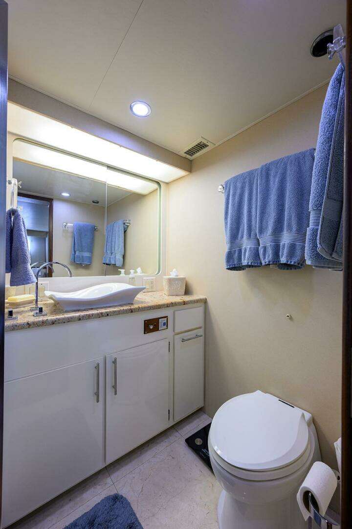 1991 Hatteras 78 Cockpit Motor Yacht - Image 21