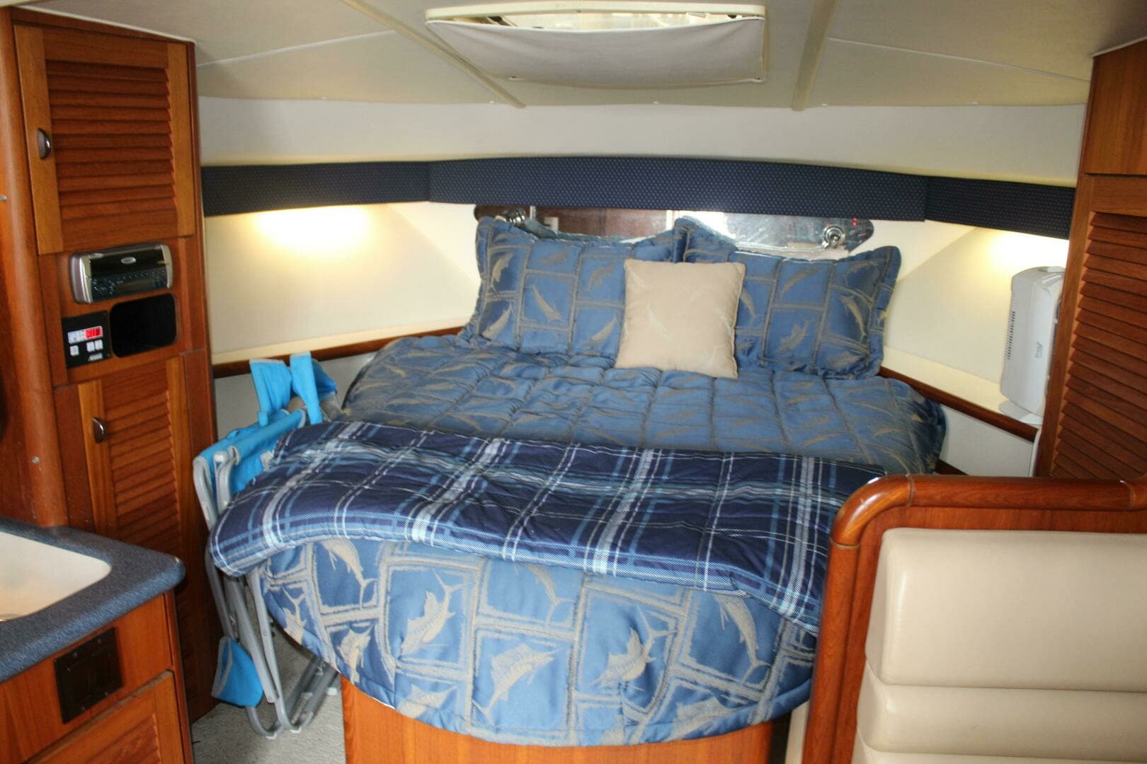 2001 Pursuit 3400 Express - Image 23