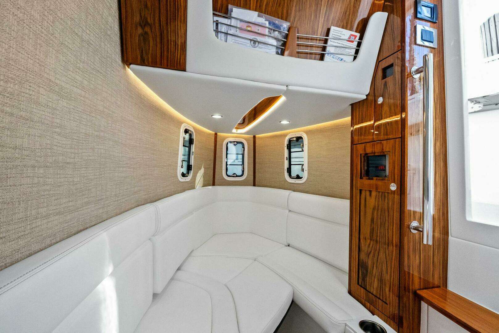 2023 HCB 42 Lujo - Image 39
