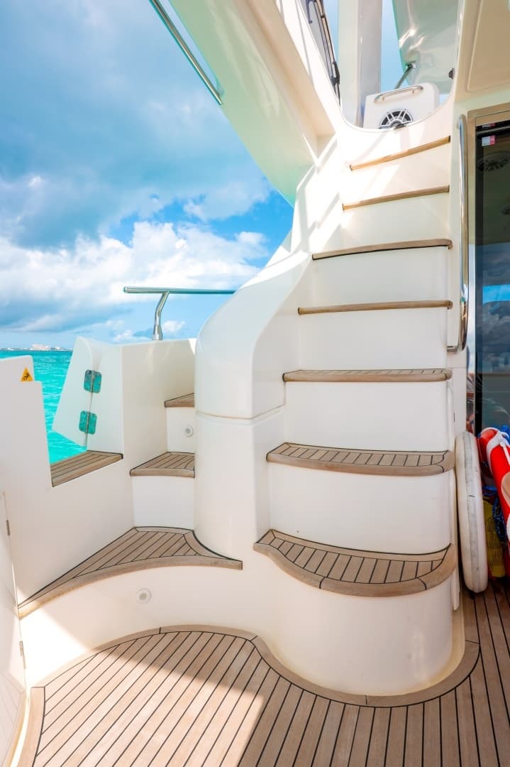 2011 Azimut 58 Fly - Image 13