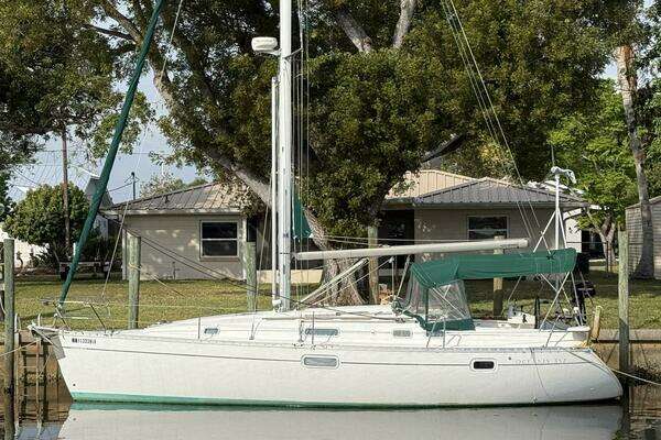 1998 Beneteau OCEANIS 352