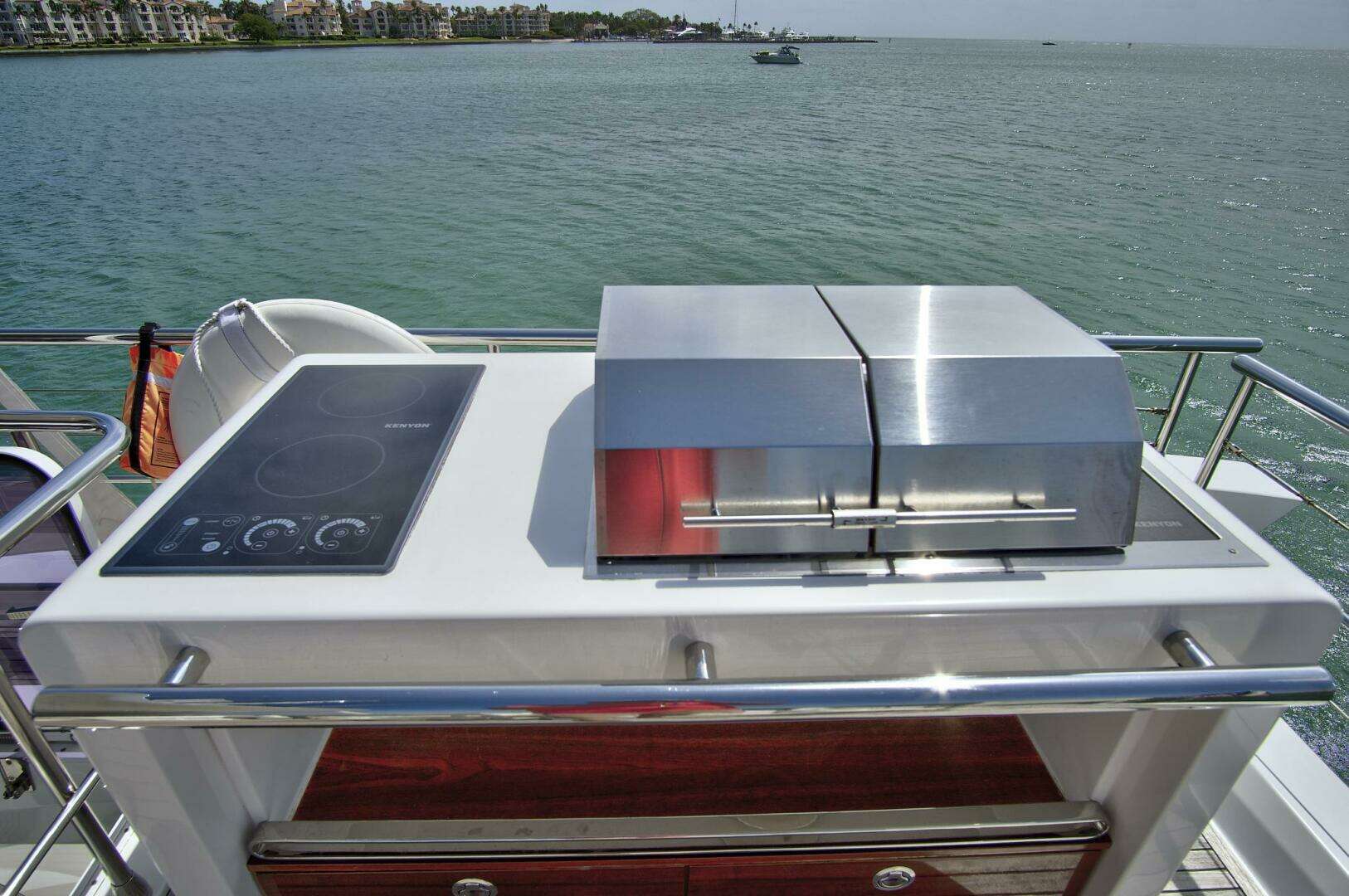 2017 Azimut 72 Flybridge - Image 11