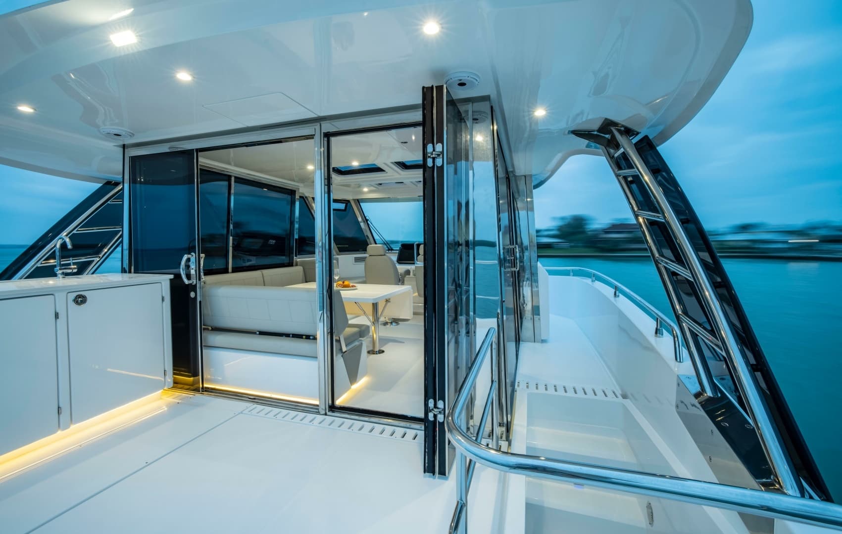 2023 Aquila 54 Yacht - Image 11