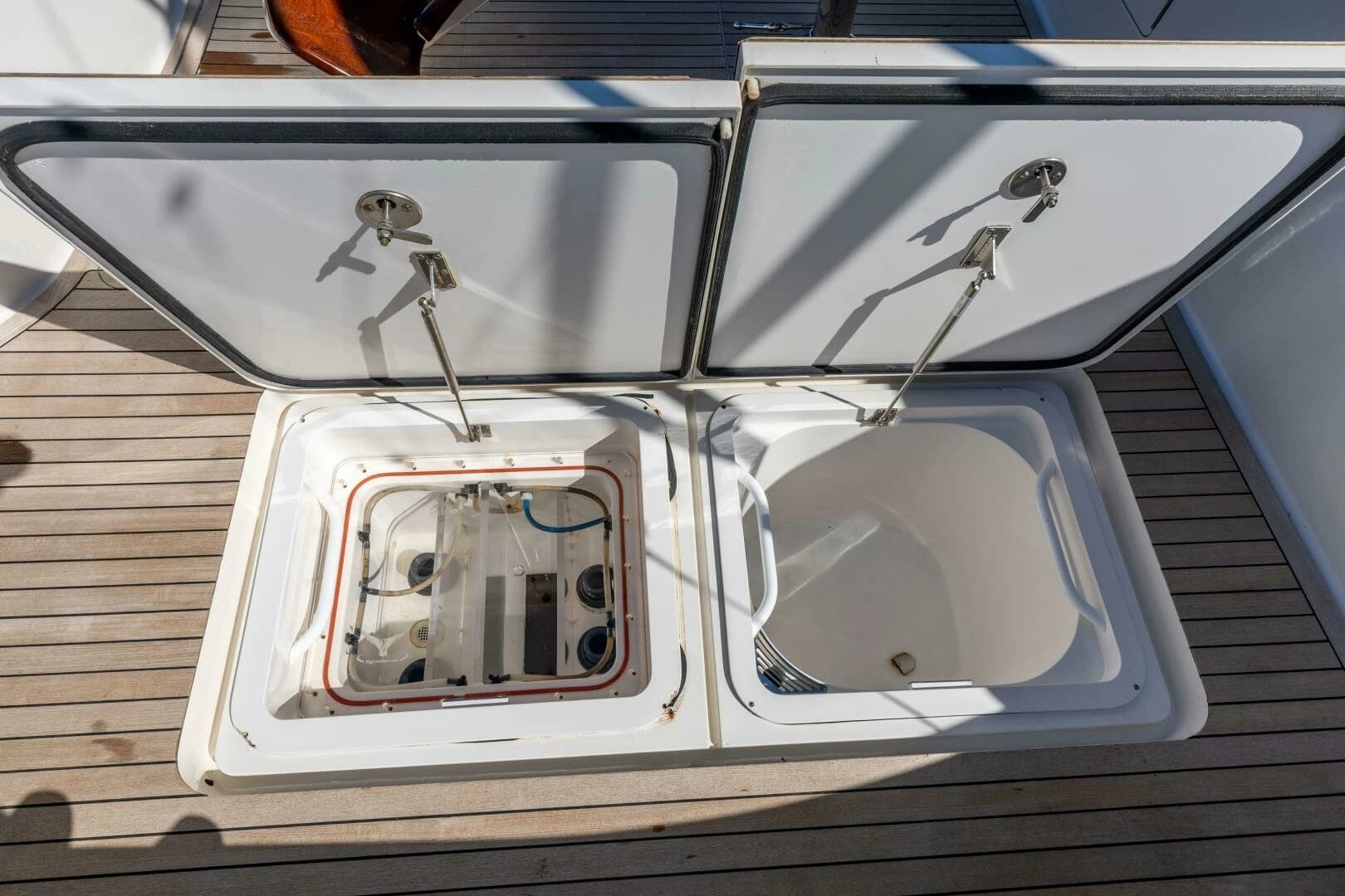 2013 Viking 76 Convertible - Image 68
