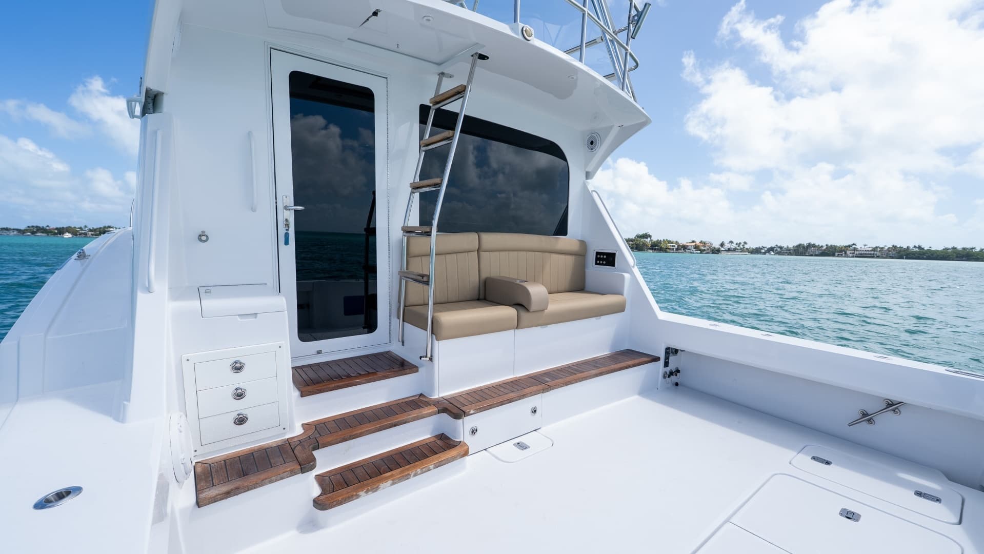 2000 Hatteras 50 Convertible - Image 13