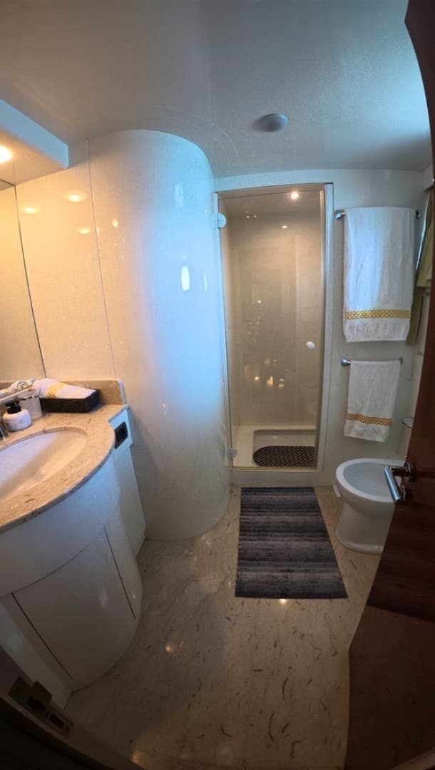 2005 Falcon Falcon 102 Flybridge - Image 22