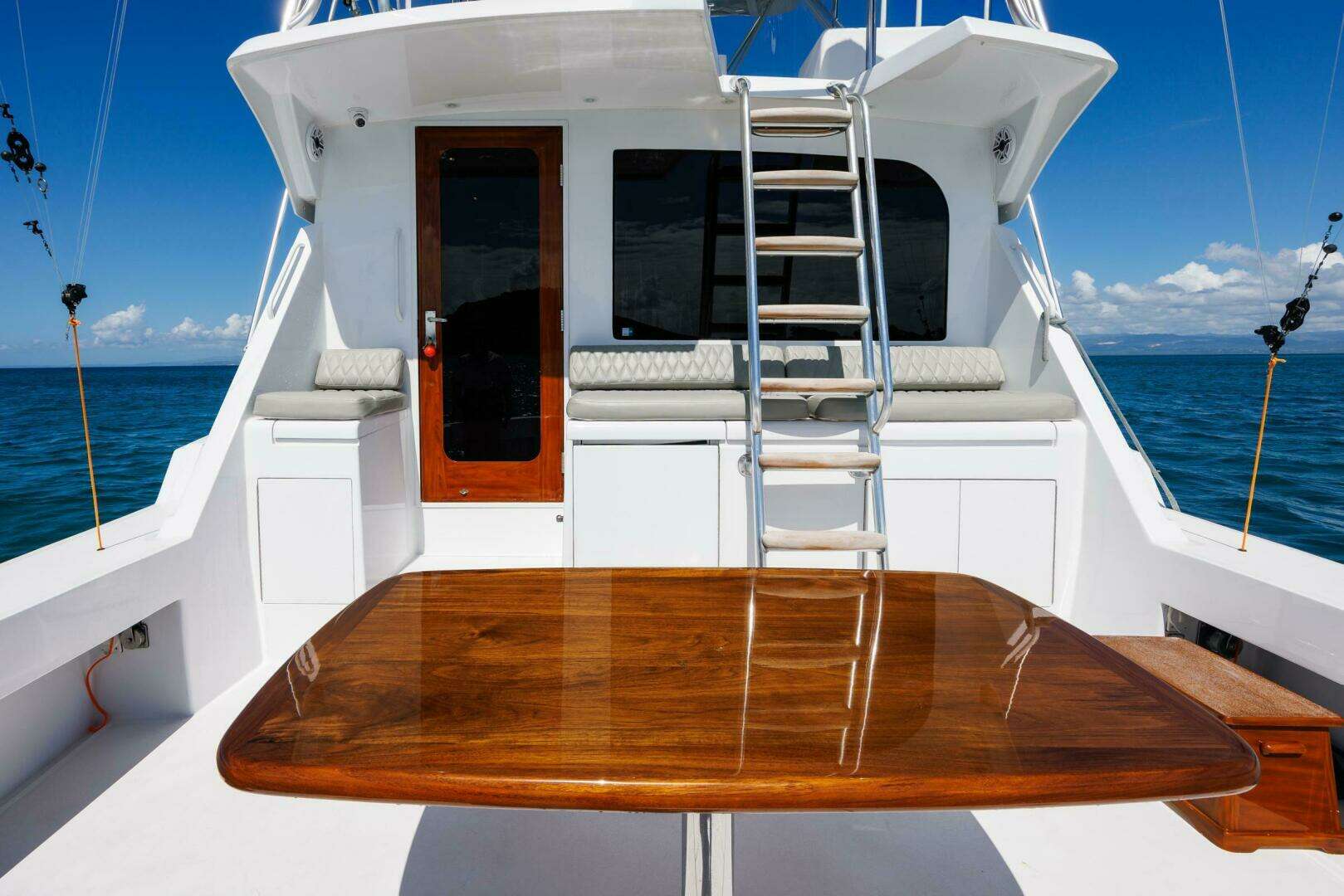 2005 Hatteras 50 Convertible - Image 58