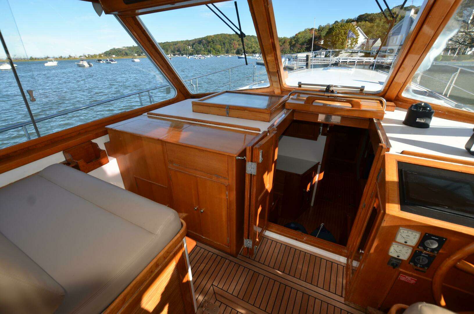 2000 Grand Banks Eastbay HX - Image 21