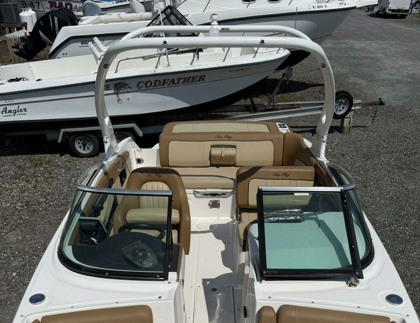 2014 Sea Ray 240 Sun Deck Outboard - Image 5