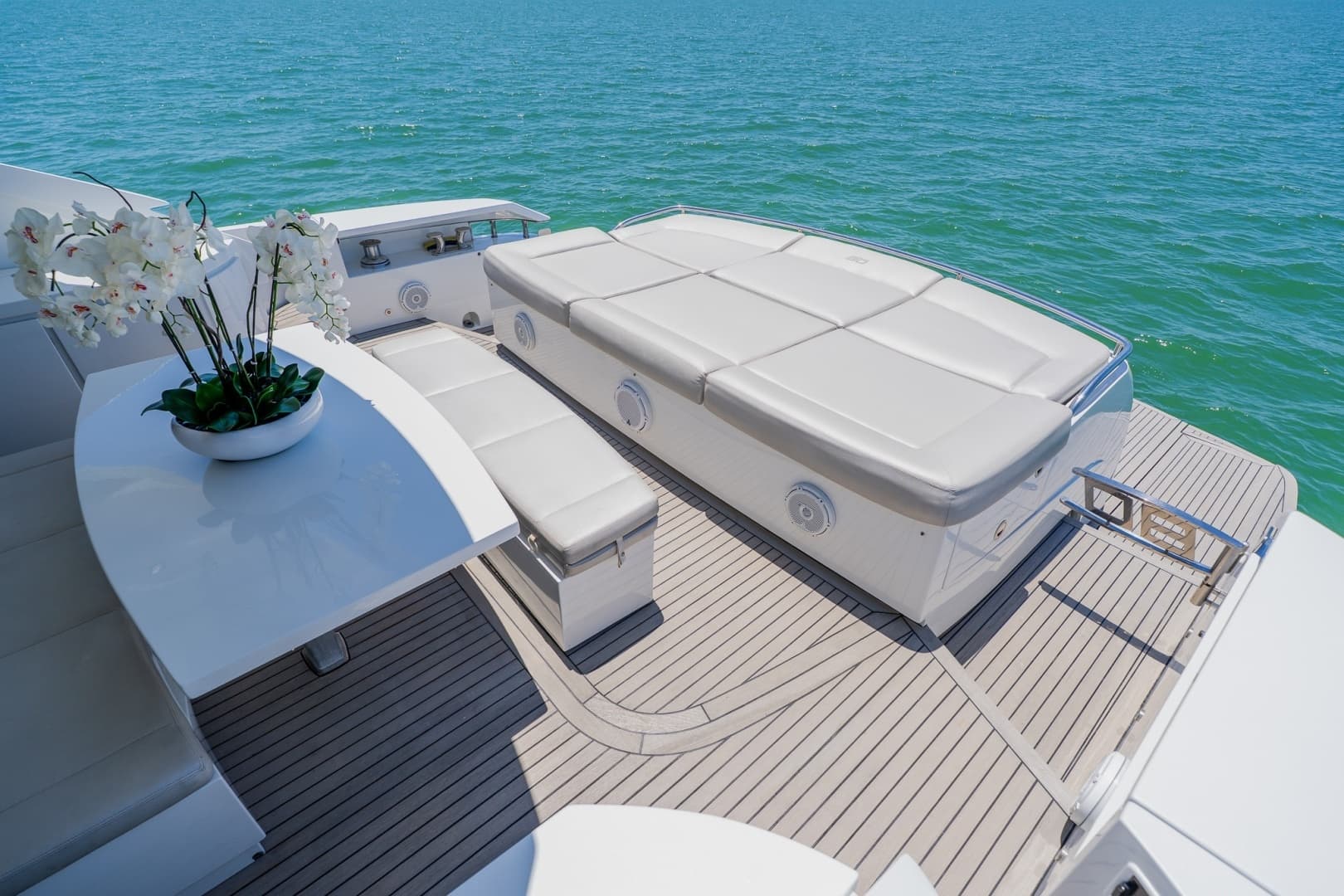 2010 Pershing 80 - Image 11