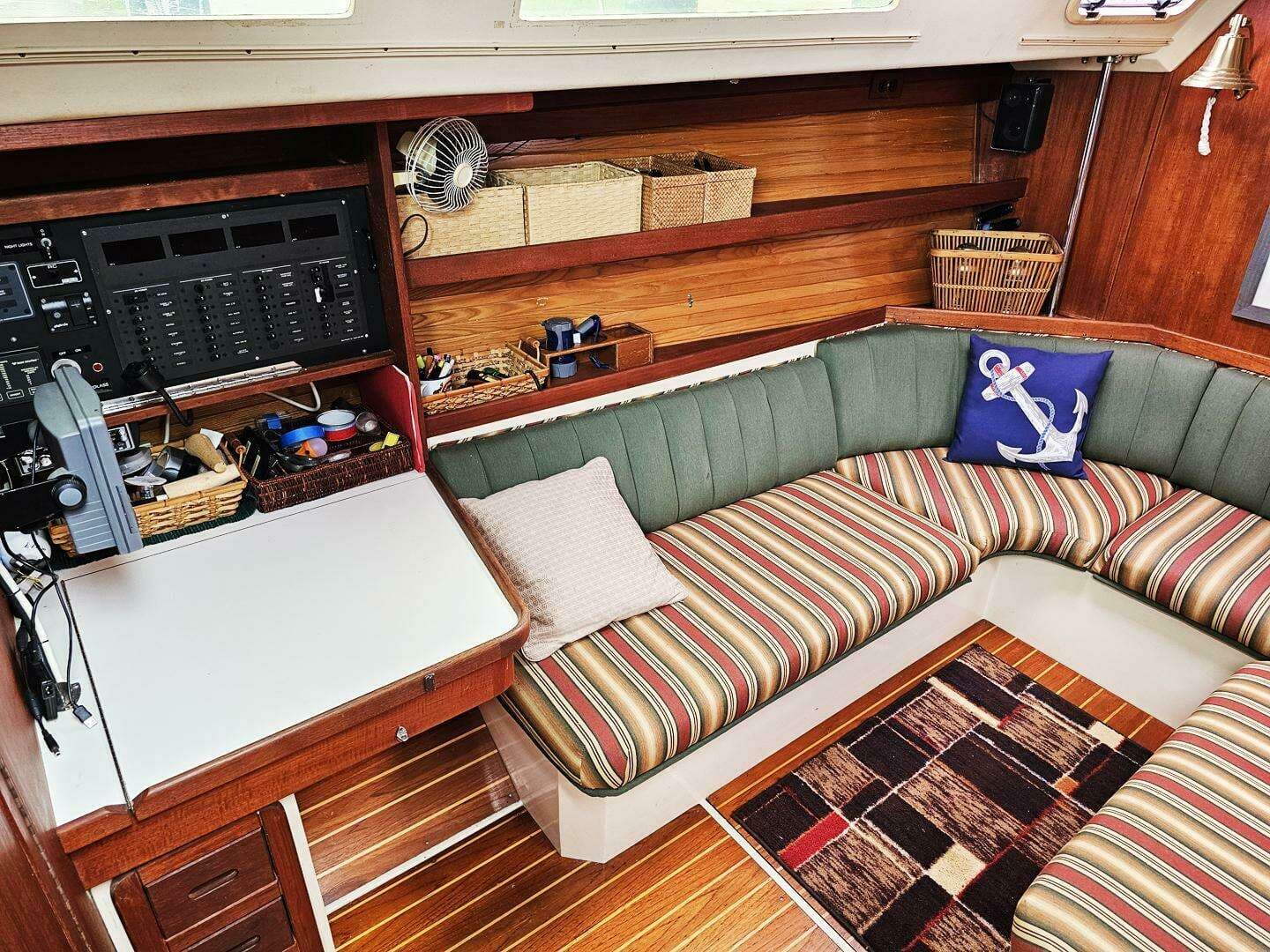1989 Catalina 42 - Image 2