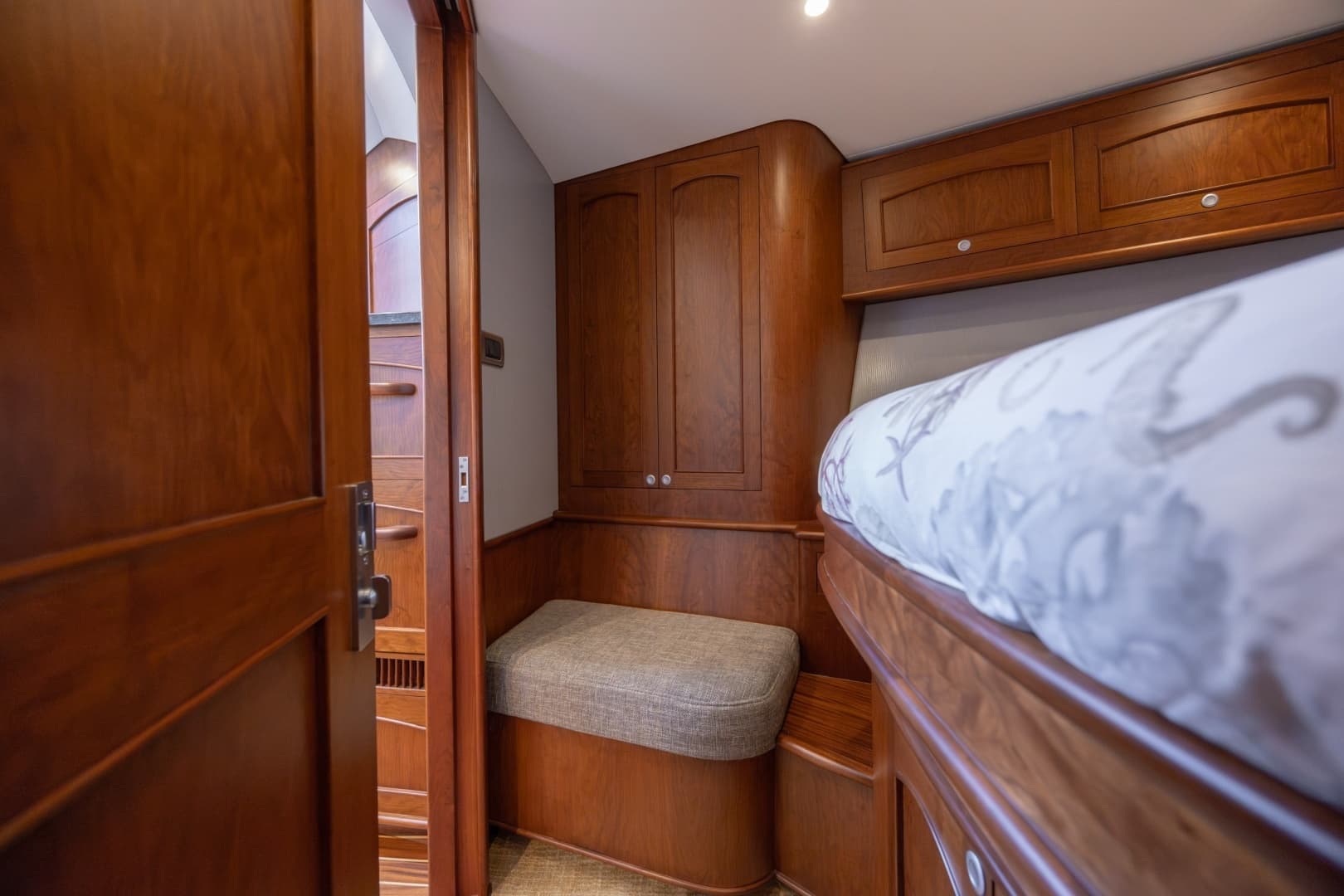 2015 Jarrett Bay Hardtop Express - Image 58