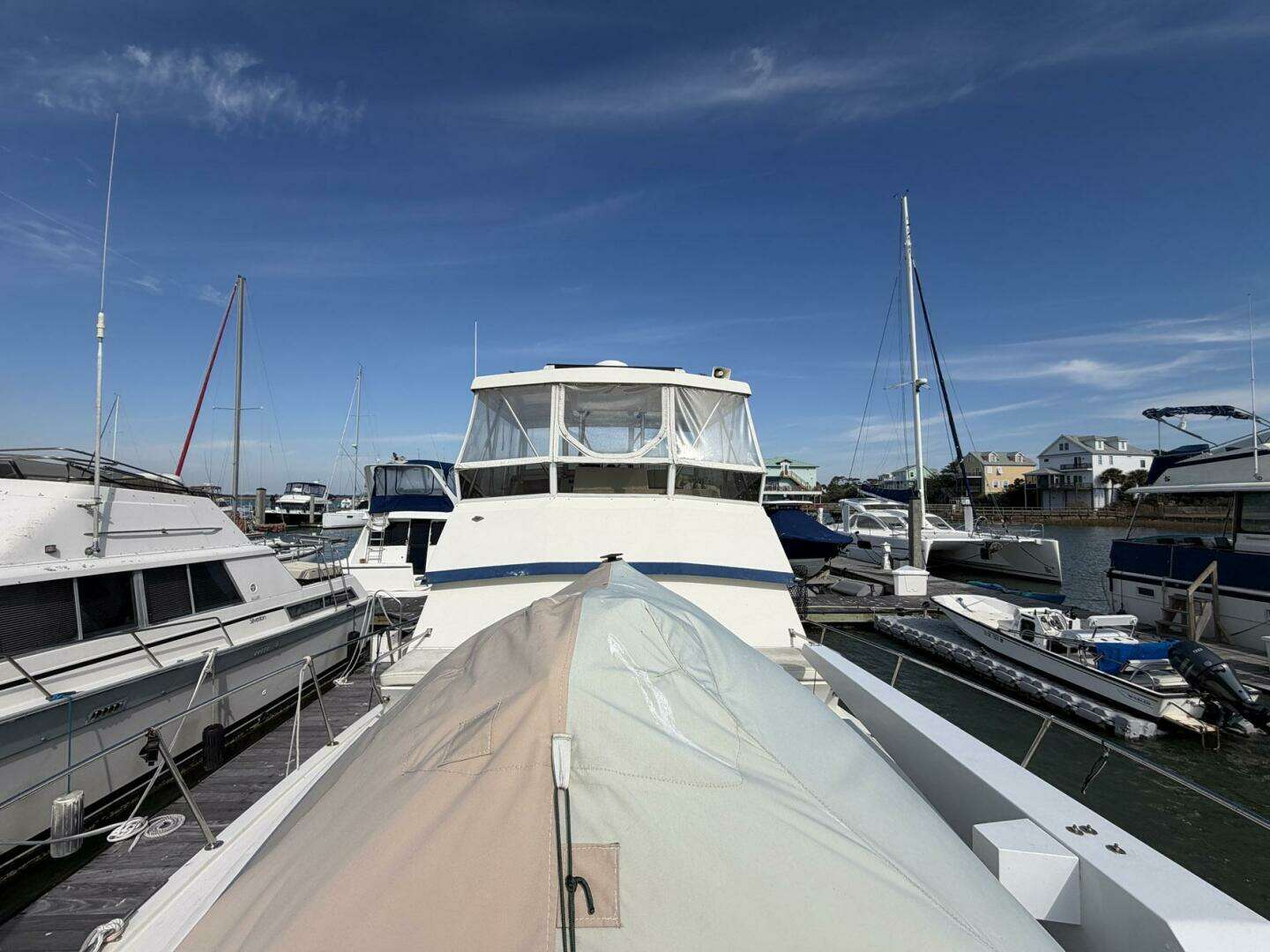 1987 Viking 44 Motor Yacht - Image 11