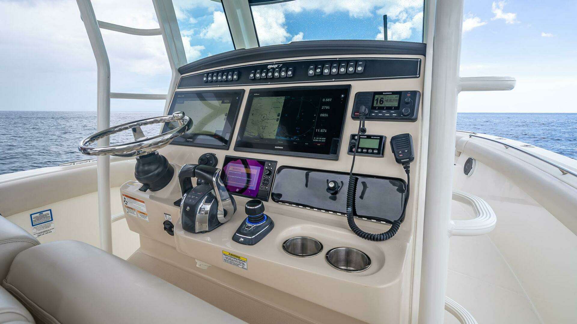2017 Boston Whaler 330 Outrage - Image 29