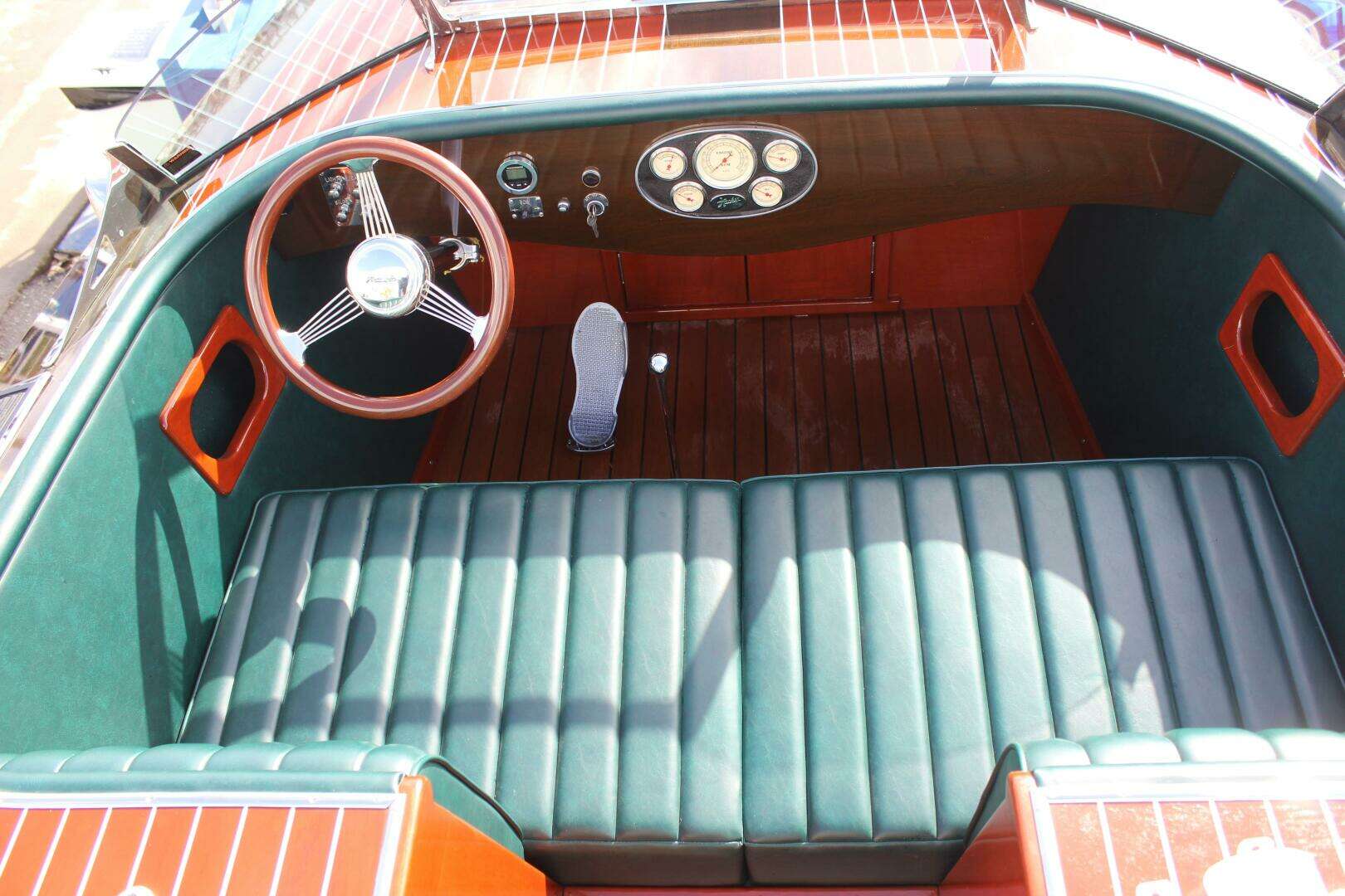 2017 Hacker-Craft 30 Triple Cockpit - Image 6