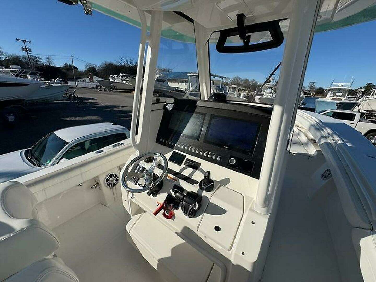 2022 Regulator 31 FS - Image 24