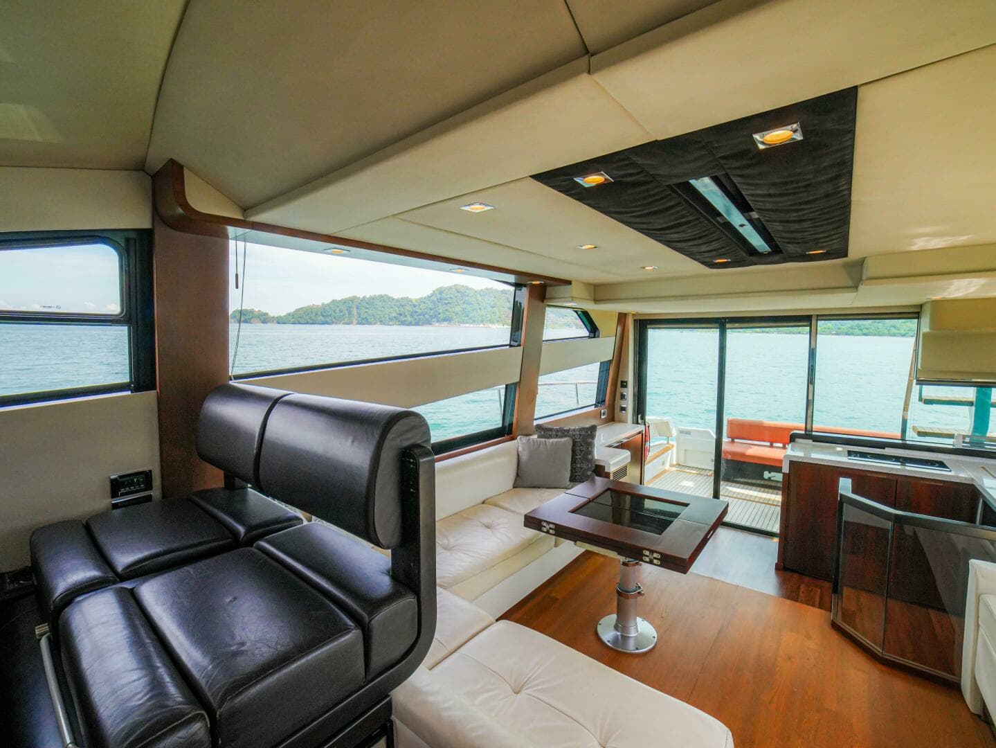 2014 Fairline 50 - Image 22