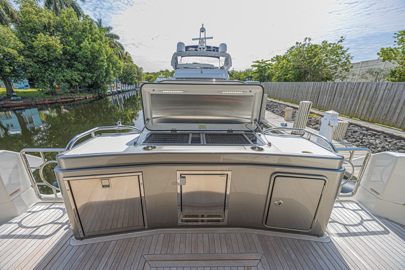 2021 Riviera 6000 Motor Yacht - Image 7