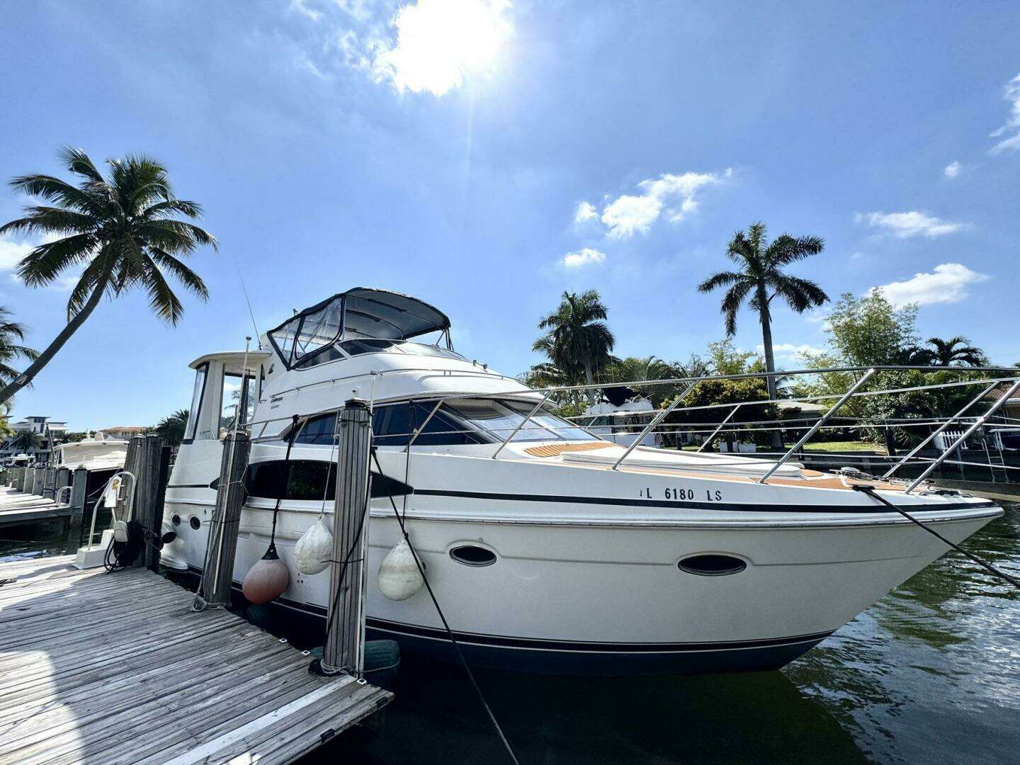 2001 Carver 40 Flybridge - Image 2