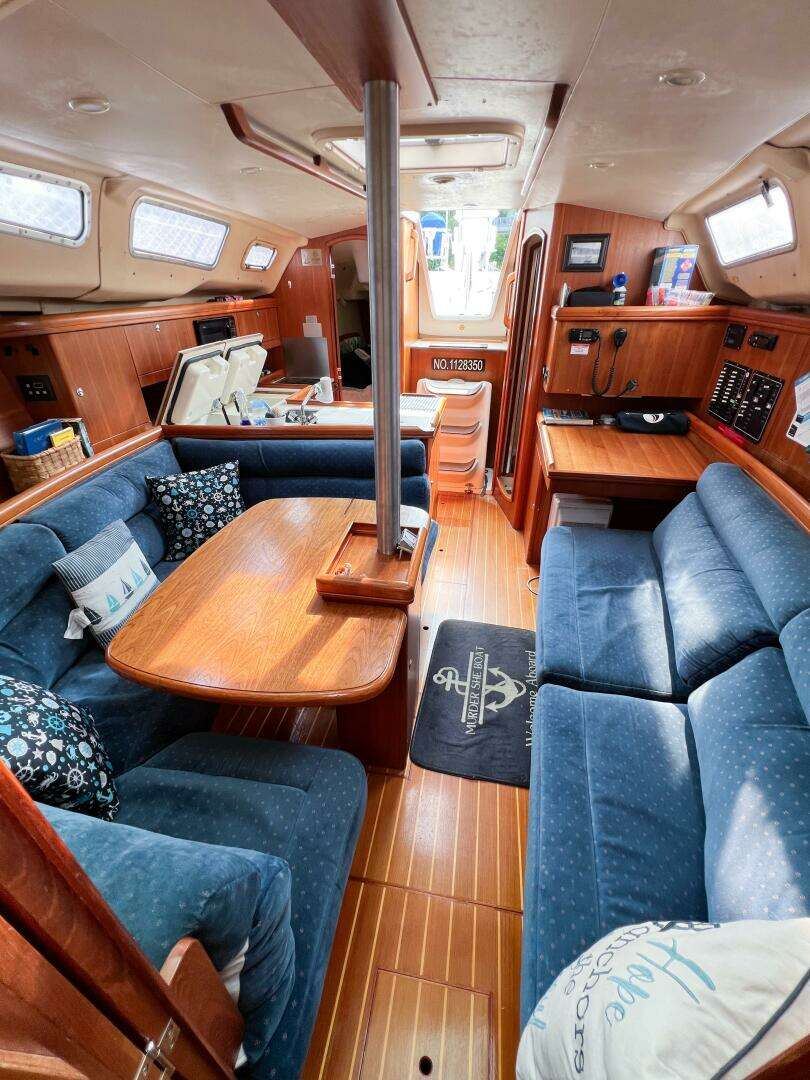 2002 Hunter 356 - Image 29