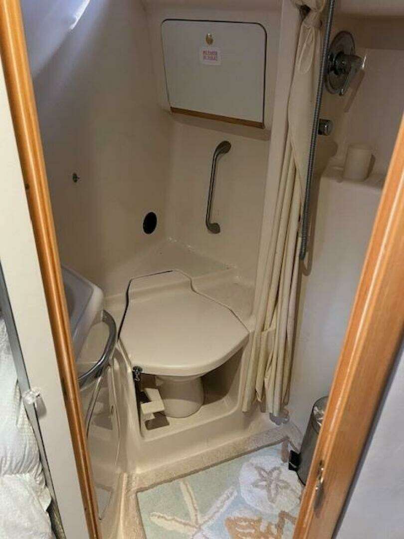 1997 Sea Ray Sundancer - Image 32