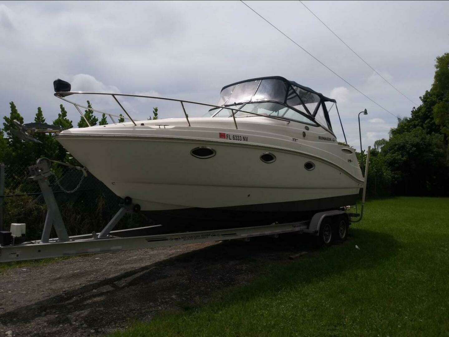 2009 Rinker 280 Express Cruiser - Image 2
