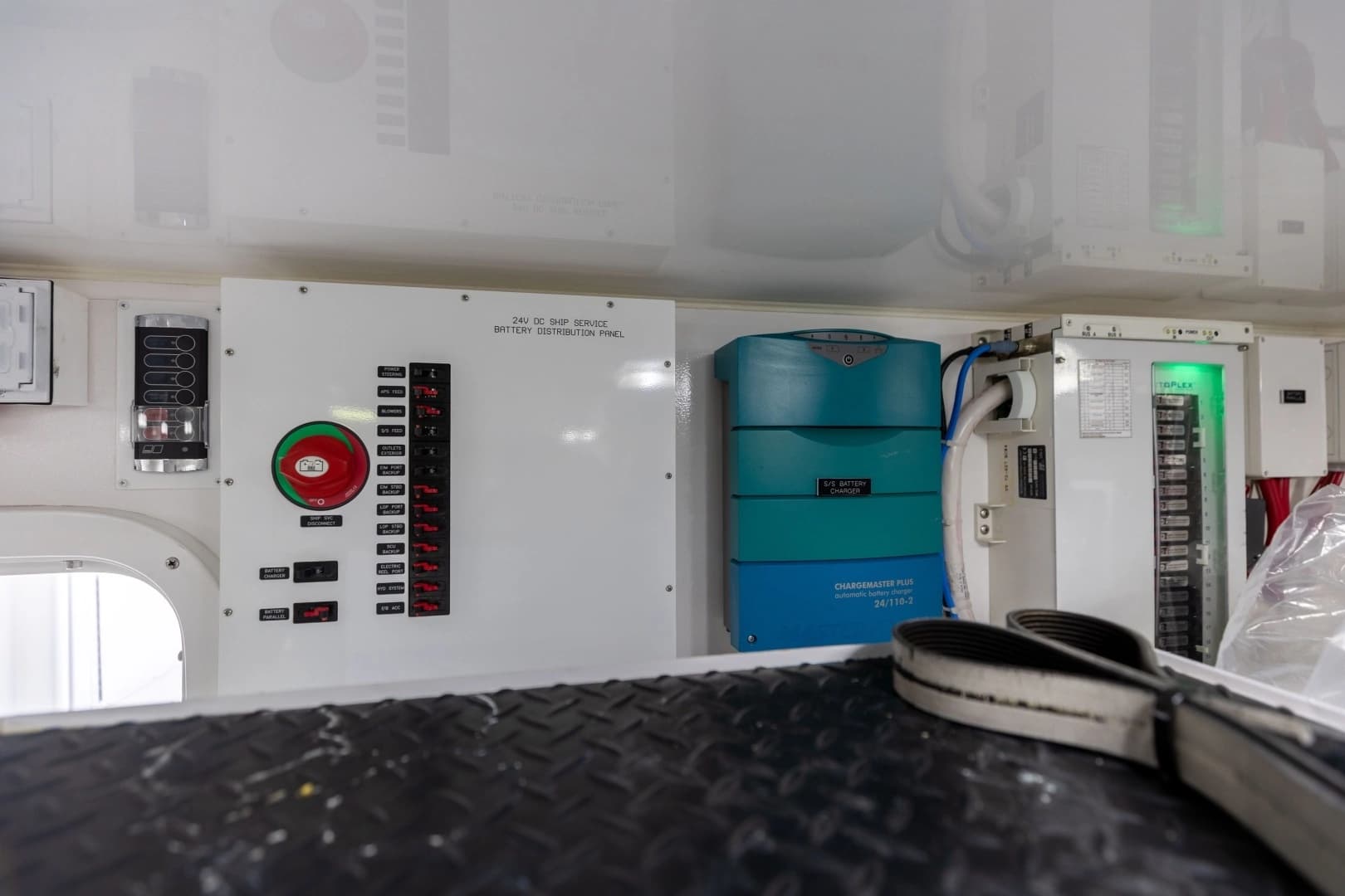 2023 Viking 72 Convertible - Image 70