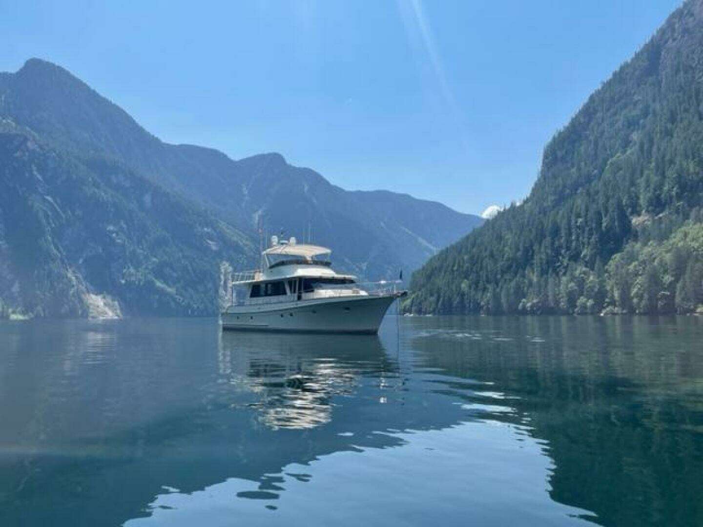2000 Offshore Yachts Flushdeck - Image 4
