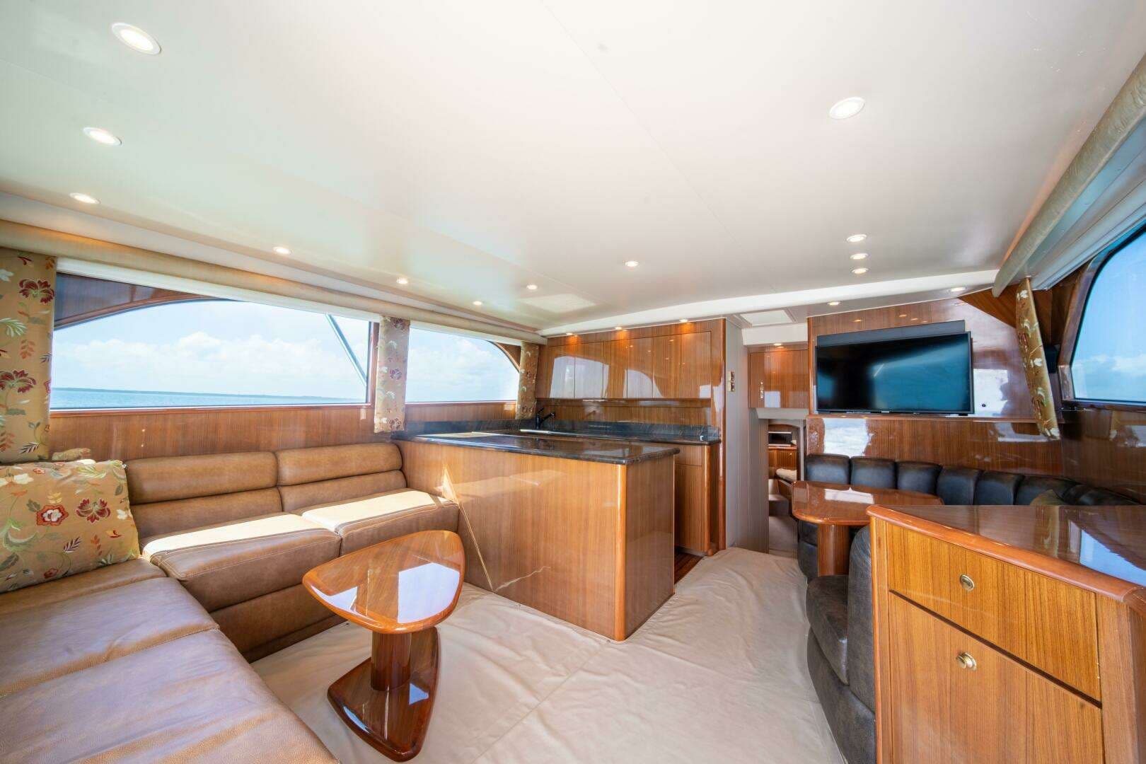 2006 Viking 52 Convertible - Image 24