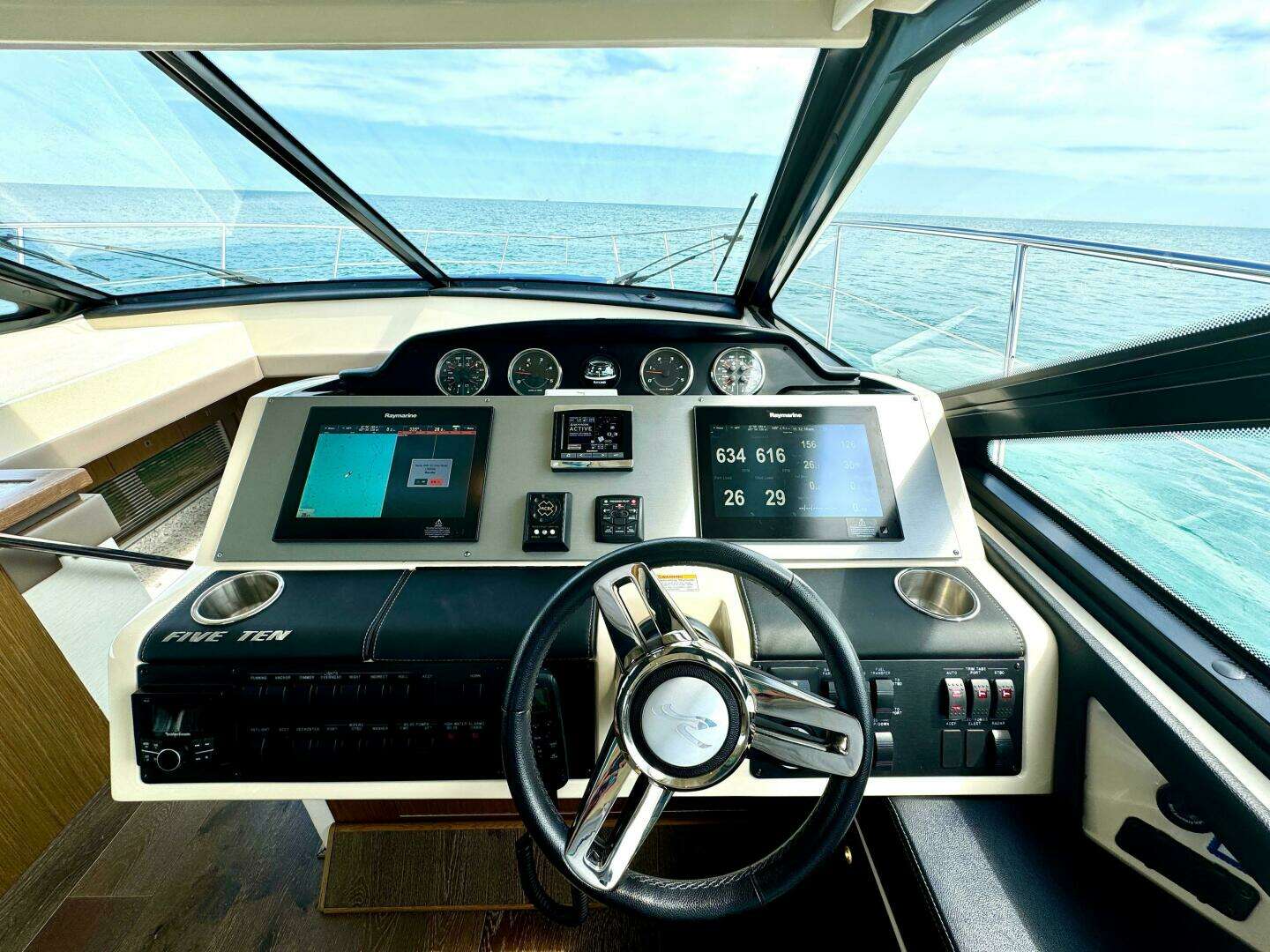 2017 Sea Ray 510 Sundancer - Image 10