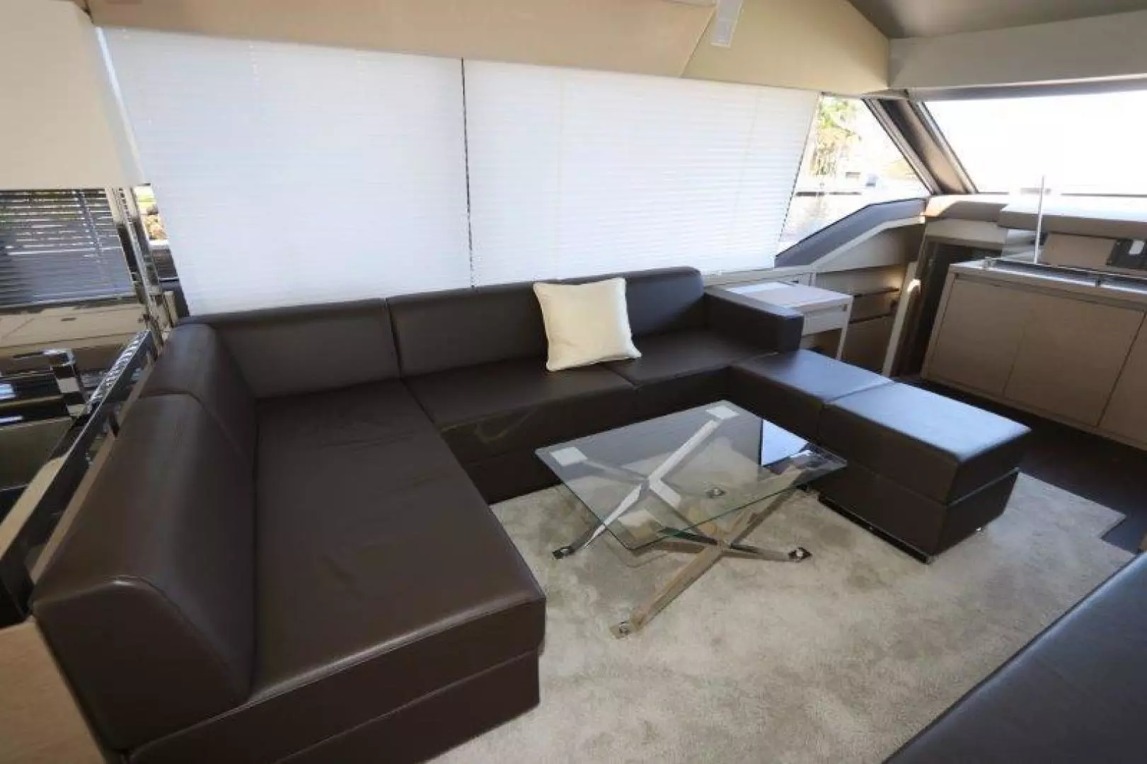 2017 Prestige Motoryacht - Image 12