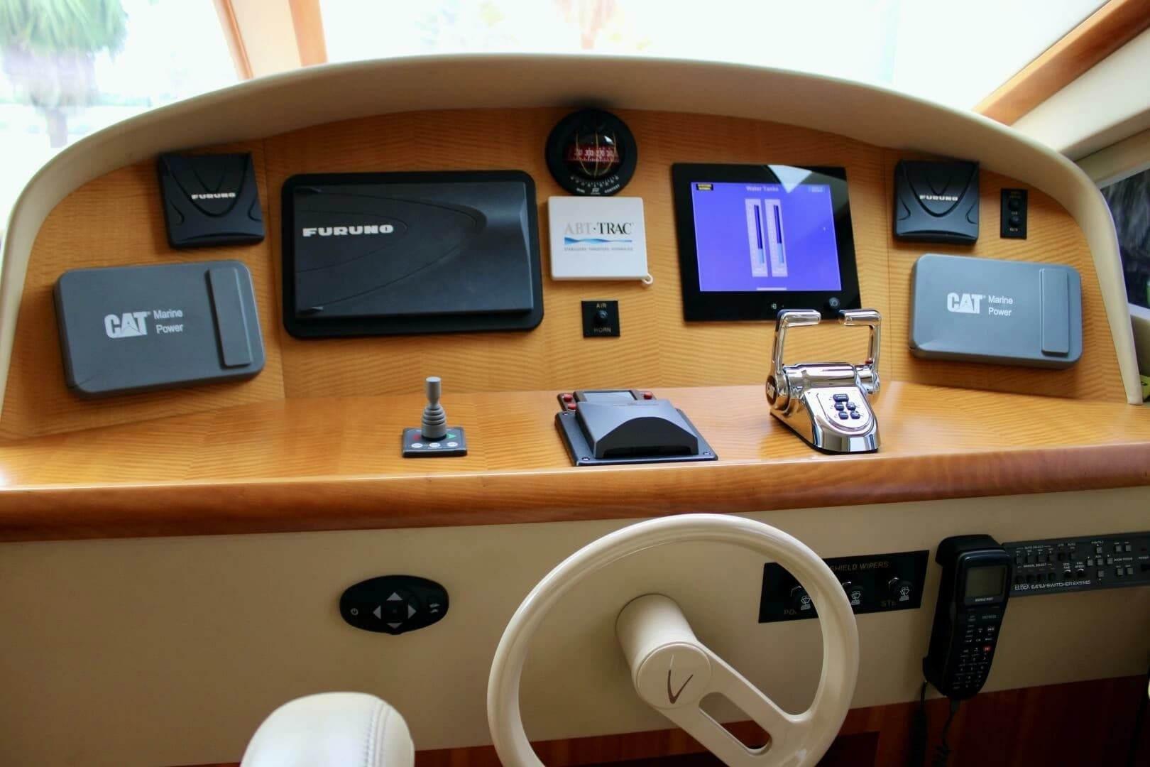 2007 Lazzara Yachts 74 Motor Yacht - Image 29