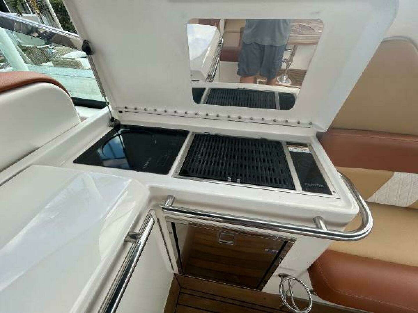 2014 Sea Ray 370 Venture - Image 18