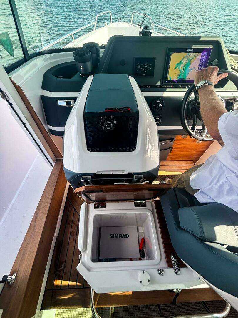 2022 Axopar 28 CABIN - Image 11