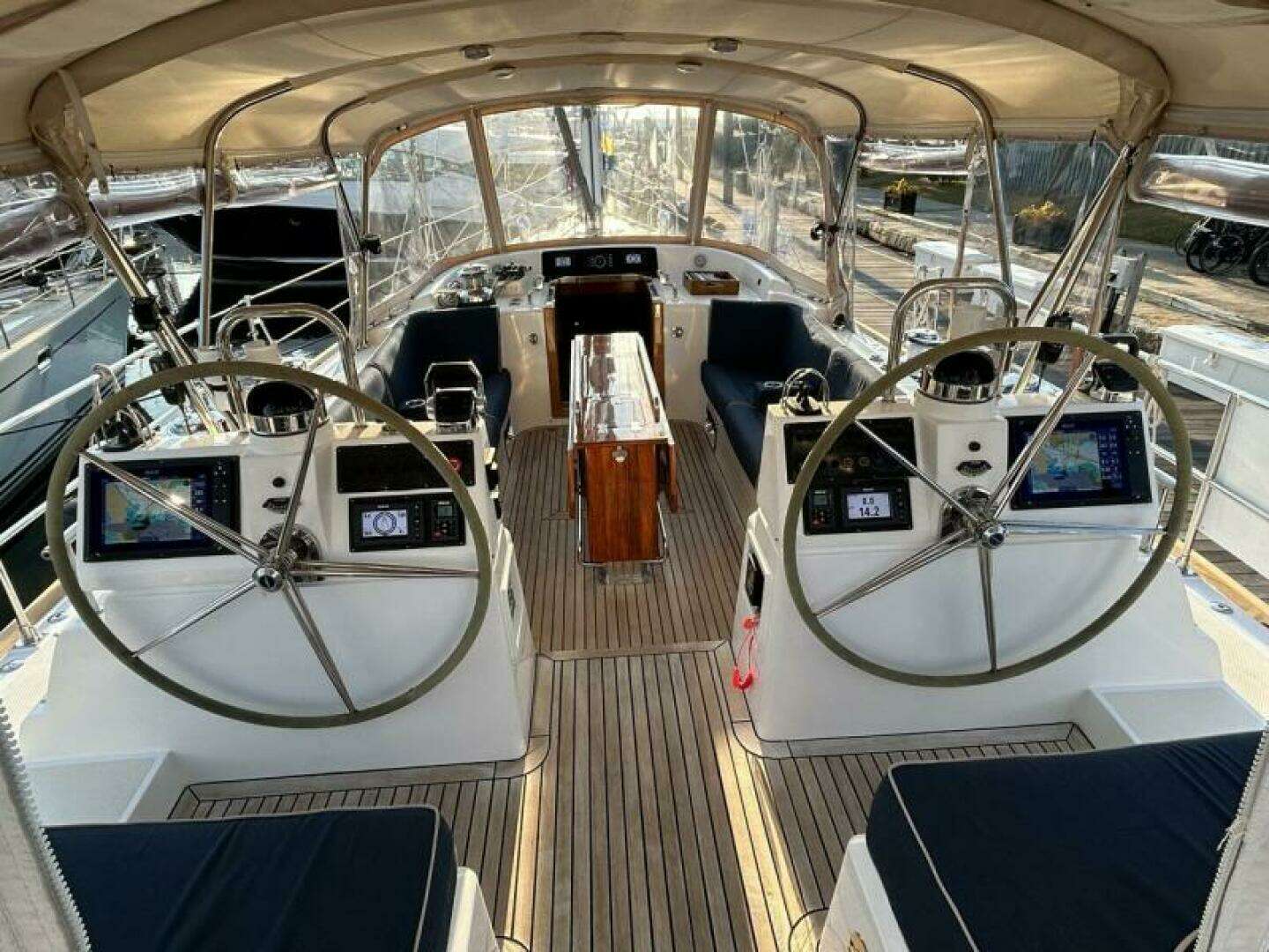 2011 Hylas 70 - Image 19