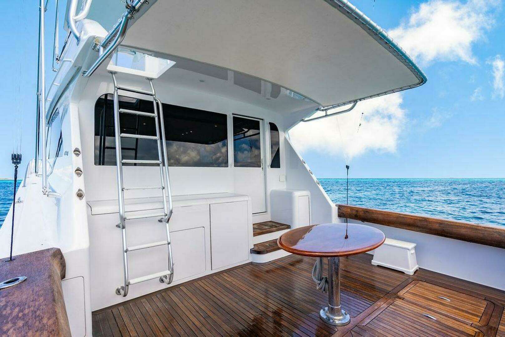 1999 Viking 55 Convertible - Image 50