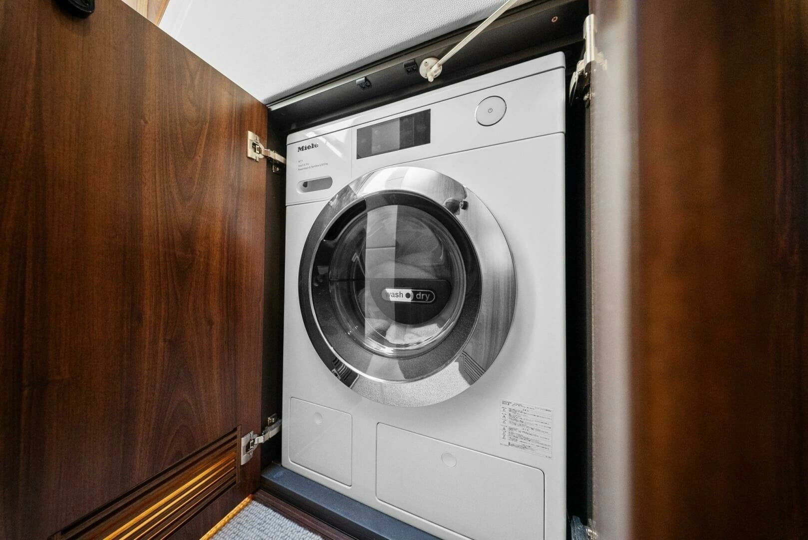 2025 Maritimo M600 - Image 28