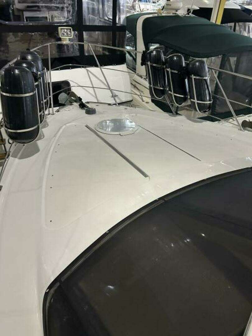 2003 Carver 396 Aft Cabin MY - Image 35