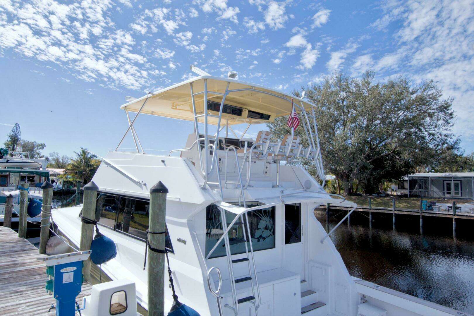 1990 Viking 53 Convertible - Image 16