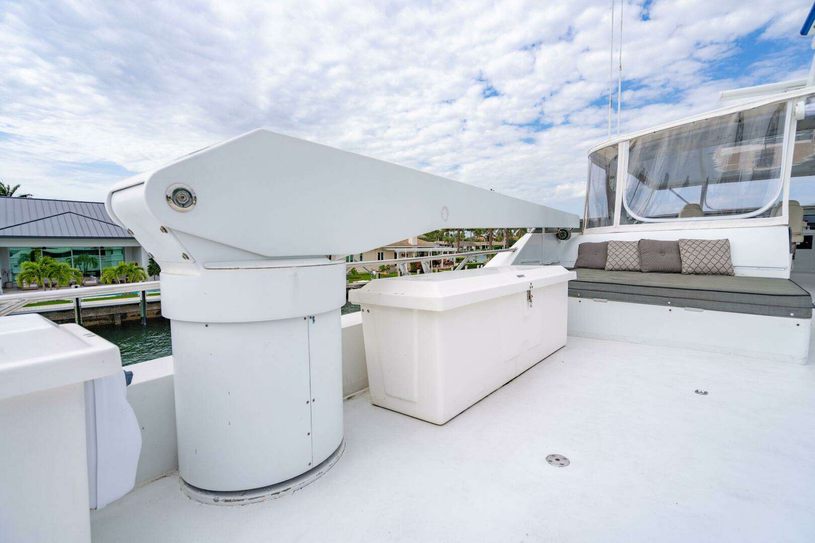 2001 Hatteras 100 Motor Yacht - Image 88