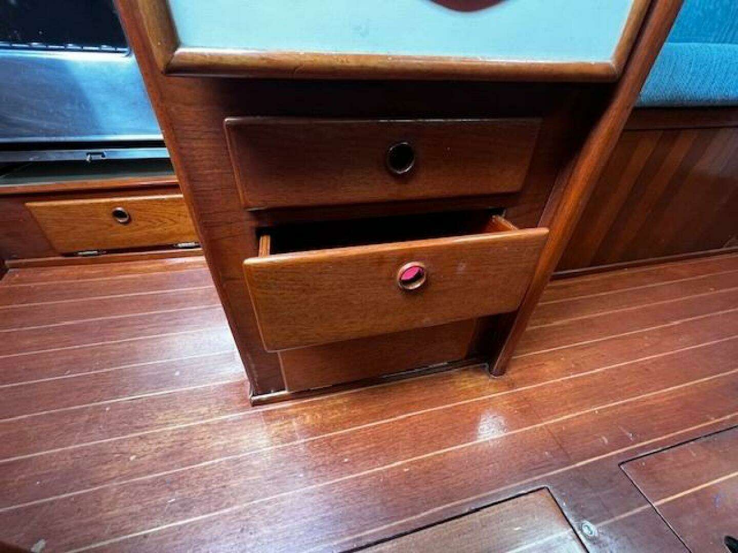 1987 Sabre 34 Mark II - Image 77